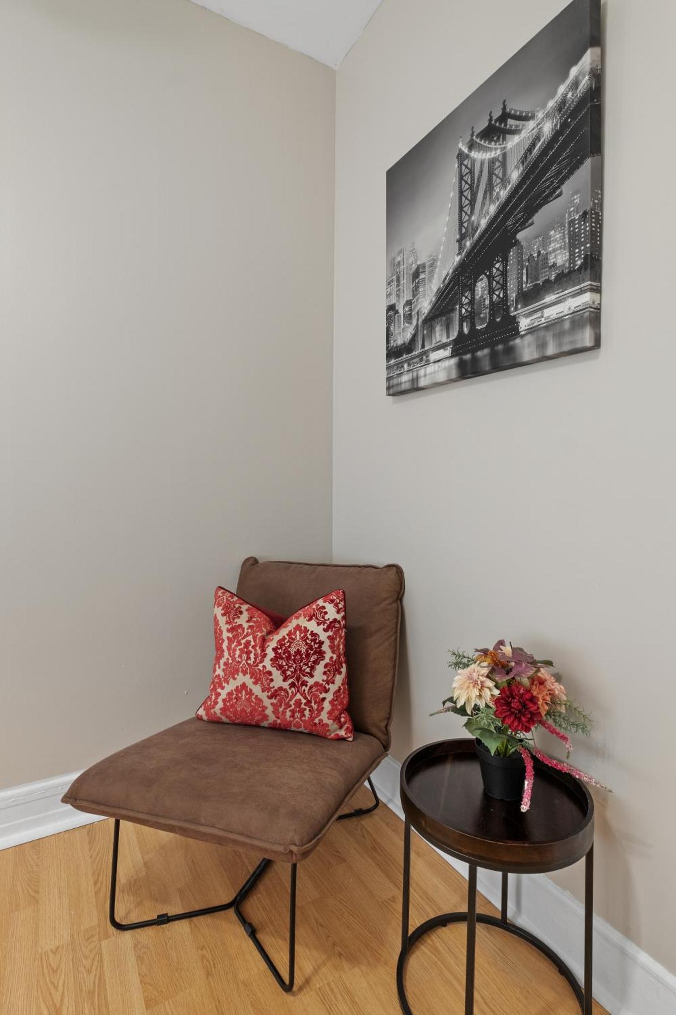 Exclusive Flat In Center Apartment