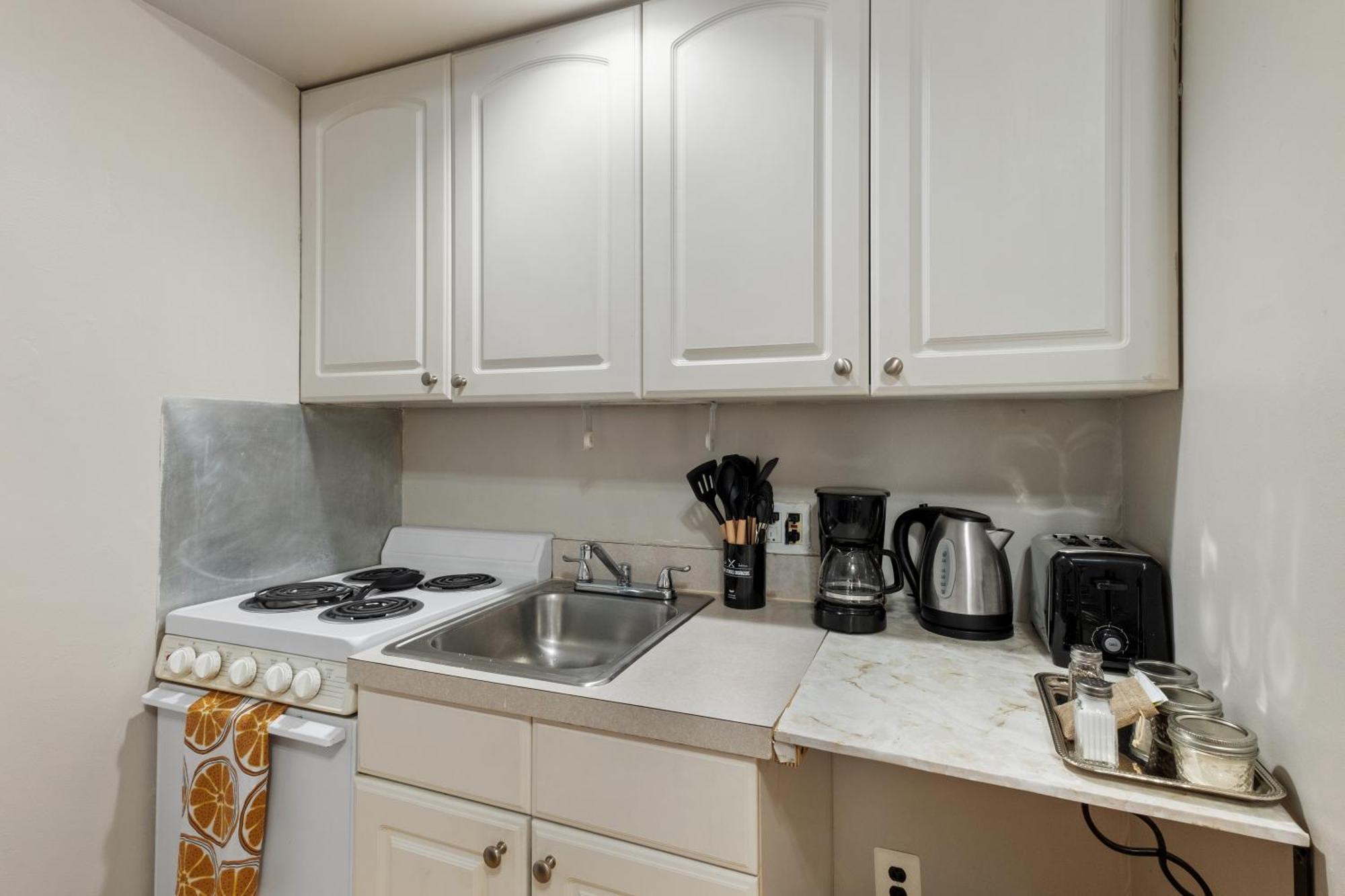 Exclusive Flat In Center Apartment *